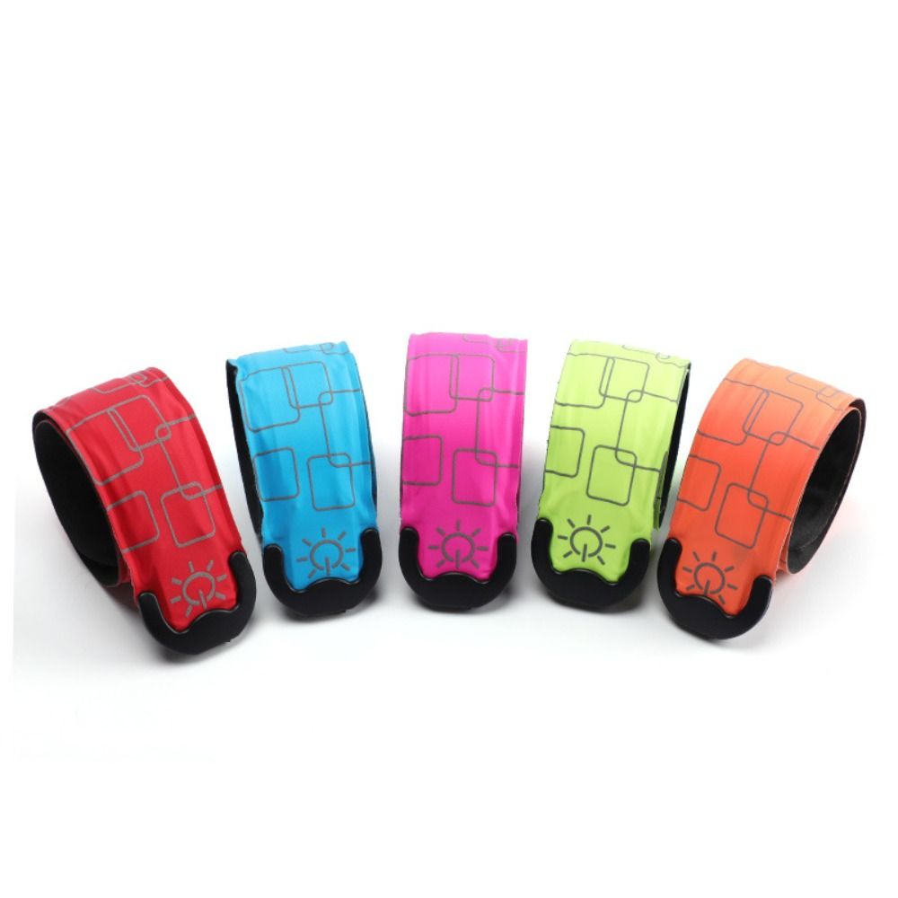 バッテリースタイル ナイトランニングアームバンド USB充電 - Running Gear Night のレビューと価格